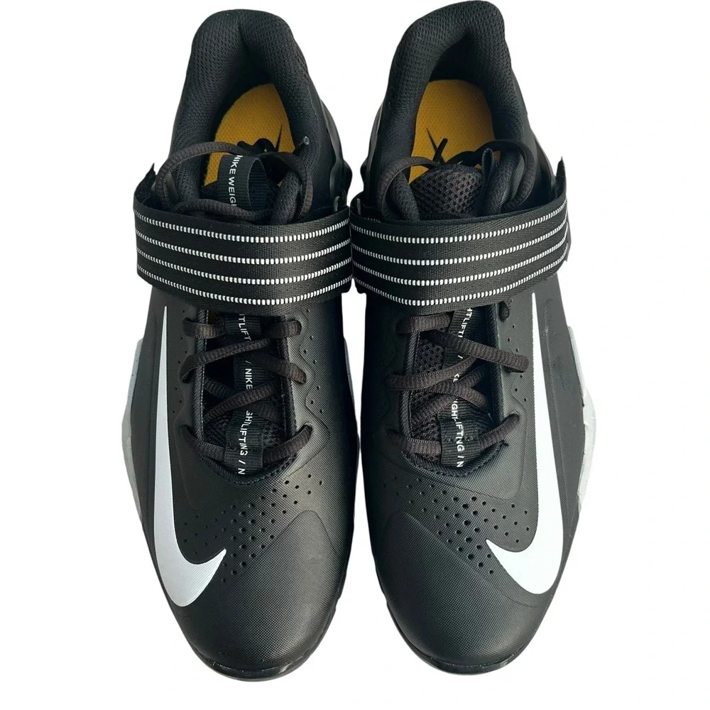 Nike savaleos black